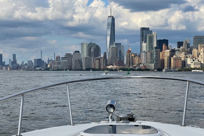 Private Luxury Daytime Boat Tour in New York City - 1 Hour - Personalized Attention and Service