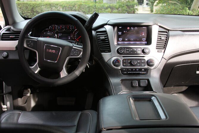 Private Luxury SUV Airport Transfer (Round-Trip) - Key Points