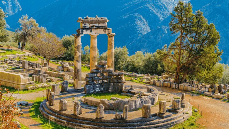 Private Luxury Tour: Delphi, Arachova and Hosios Loukas - A Closer Look at the Journey
