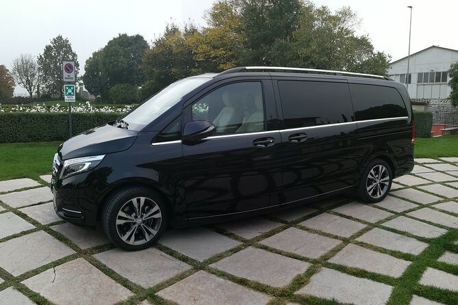 Private Luxury transfer from Como Lake to Venice (or viceversa) - Meeting Points and Flexibility