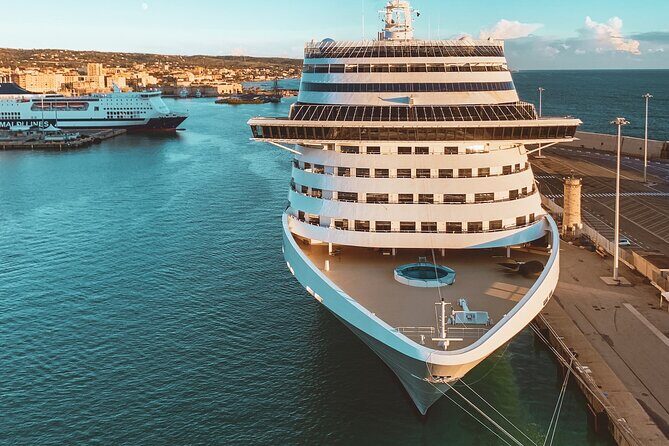 Private Luxury Transportation Between Rome and Civitavecchia Port - The Route and Duration