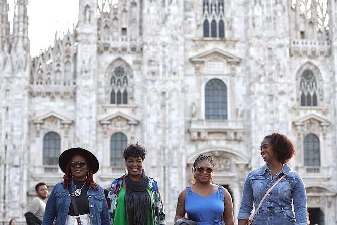 Private Milan Photo Walk with Professional Photographer - Key Points