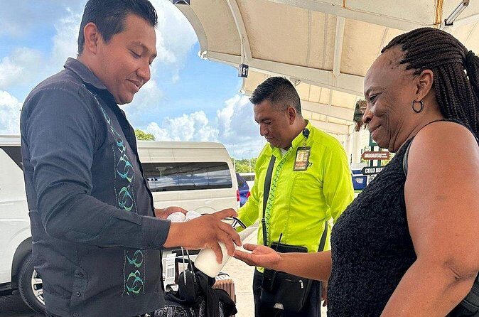 Private Minivan Departures from Hotels to Cancun Airport - The Sum Up