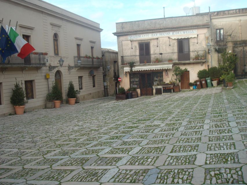 Private Monreale Cathedral and Cloister, Ceramic Lab Tour - Key Points