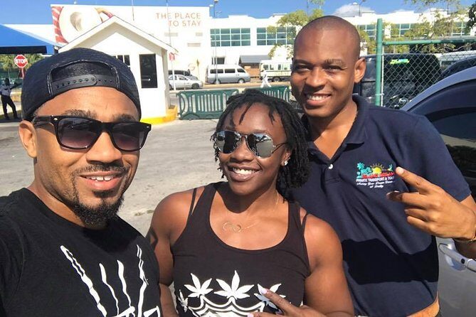 Private: Montego Bay Airport- Negril Resorts on the beach - What to Expect from the Transfer Experience