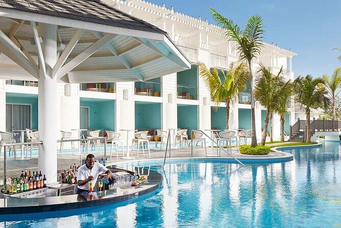 Private Montego Bay Jamaica Airport Transfer to Hotels in Negril - The Experience: What You Can Expect