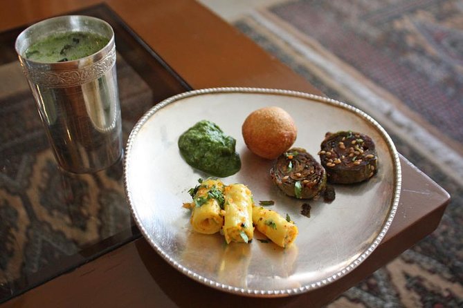 Private Mumbai Home Vegetarian Cooking Class With Crawford Market Visit and Lunch - Important Booking Information