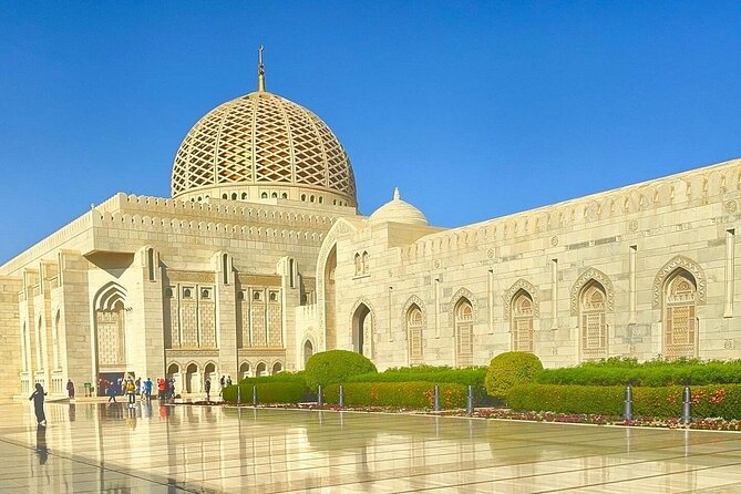 Private Muscat City Tour - Full Day - Lunch at Local Restaurant