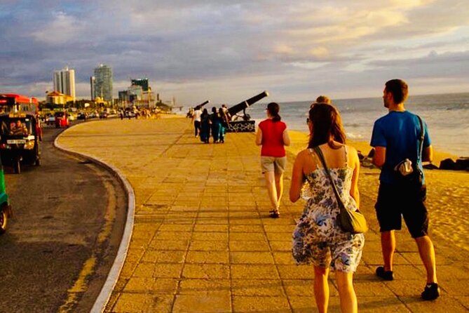 Private Night Tour in Colombo With Street Food Tasting - Accessibility and Participation Requirements