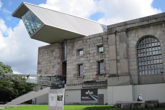 PRIVATE - Nuremberg Combo Tour WWII + Old Town - Introduction to Nuremberg’s Medieval Charm and WWII Significance