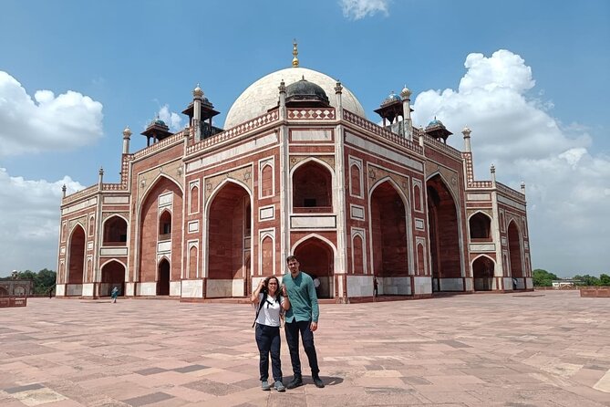 Private Old and New Delhi Tour - Best of Delhi in 8 Hours With Entrances - Experiencing the Rickshaw Ride