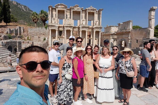 PRIVATE or SHARED: Ephesus & Mary's House Tour ENTRY FEES & LUNCH - The Guide and Group Size