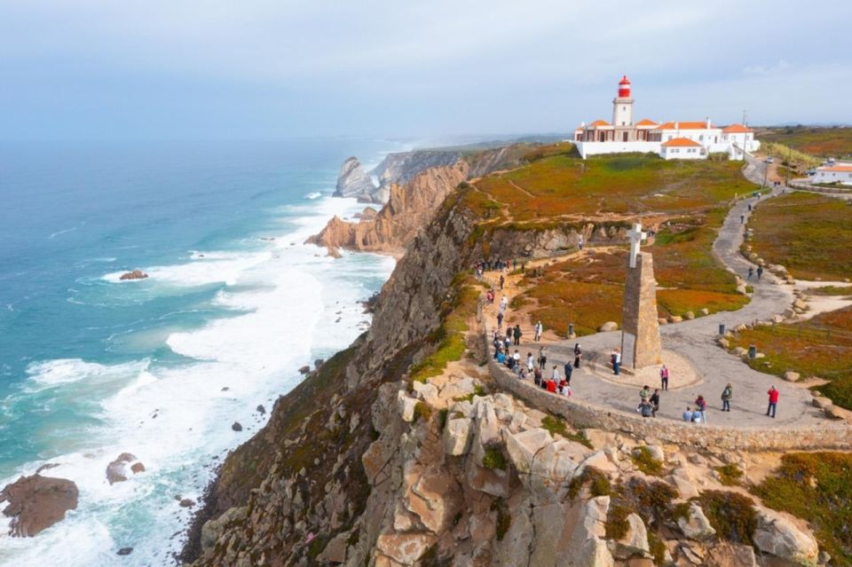 Private Panoramic Tour to Sintra and Cascais From Lisbon - Itinerary Breakdown