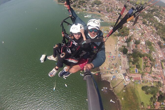 Private Paragliding Flight in Valle De Bravo With Instructor - Positive Traveler Feedback