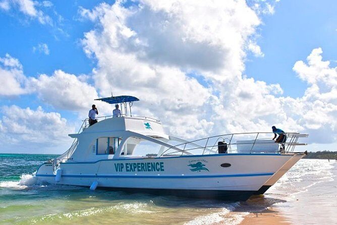 Private party boat in Punta Cana (Half Day) - Key Points