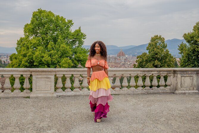 Private Photo Shooting walking Tour with a local around Florence - Key Points  
