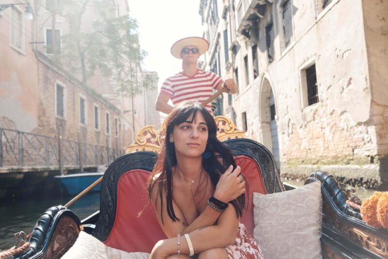 Private Photoshoot of Your Gondola Ride in Venice - An Authentic Venetian Experience — Private Gondola Photoshoot