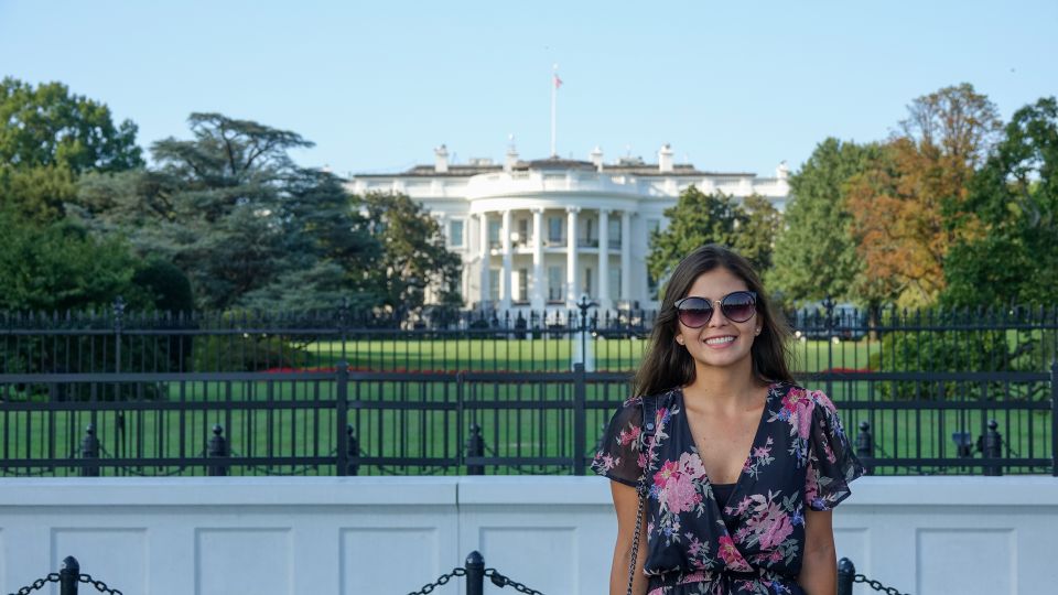 Private Photoshoot Outside the White House & Supreme Court - Duration and Language Details