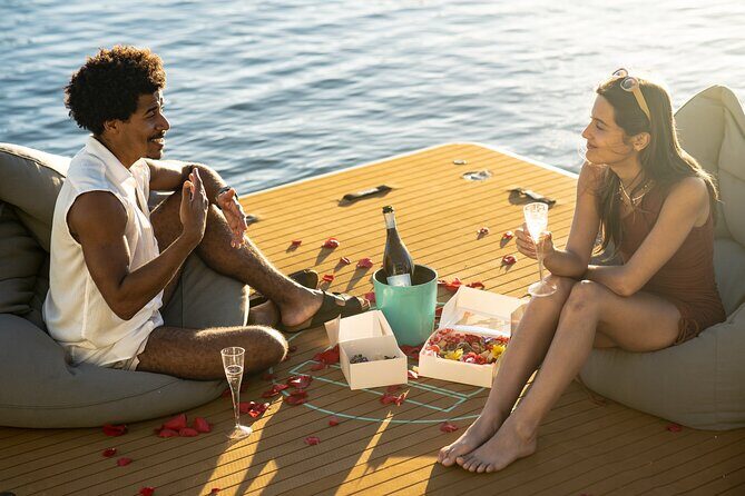 Private Picnic Experience in Condado Lagoon with Snacks Included - Key Points