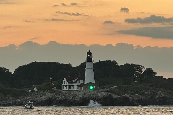 Private Portland Sunset Powerboat Cruise in Casco Bay - An In-Depth Look at the Portland Sunset Powerboat Cruise
