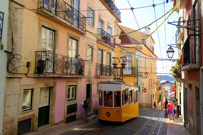 Private Premium Car Transfer From Porto to Lisbon With 2 Hours for Sightseeing - Customization and Flexibility