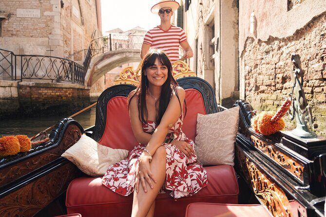 Private Professional Photoshoot in Venice - Who Will Love This?