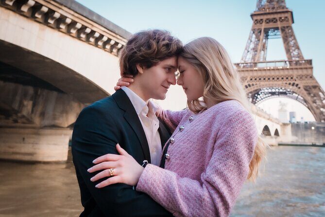 Private Professional Photoshoot near the Eiffel Tower in Paris - Key Points