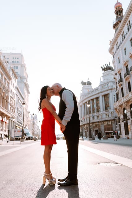 Private Professional Vacation Photoshoot in Madrid - Capture Unforgettable Moments
