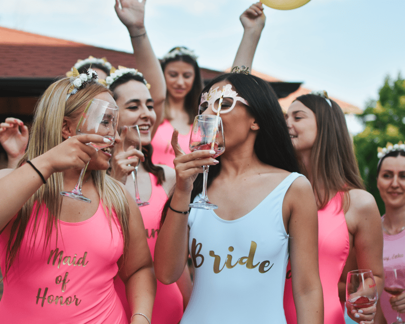 Private Pub / Bar Crawl Group Size 6-20 People - Experience Highlights
