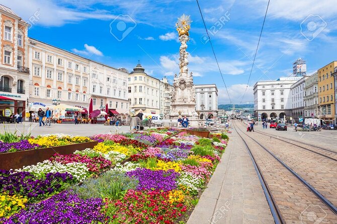 Private Return Day Trip From Linz to Cesky Krumlov With Guided Tour - Guided Walking City Tour