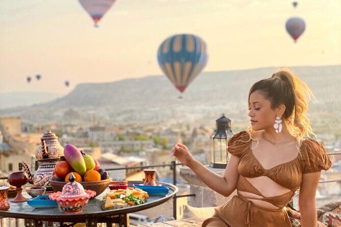Private Romantic Photoshoot in Cappadocia with Balloon View - Exploring the Experience in Detail