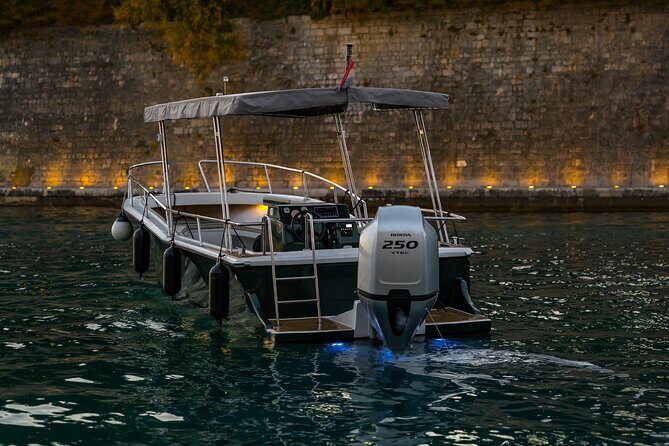 Private Romantic Sunset Cruise with Sparkling Wine and Music - FAQs