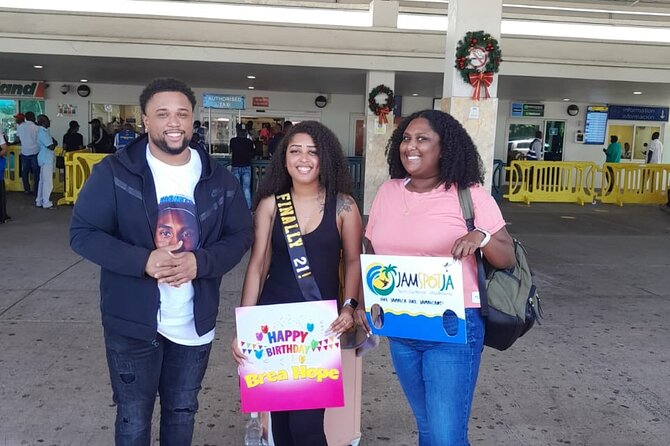 Private Round Trip Airport Transfer From Montego Bay to Ocho Rios - Meeting and Pickup