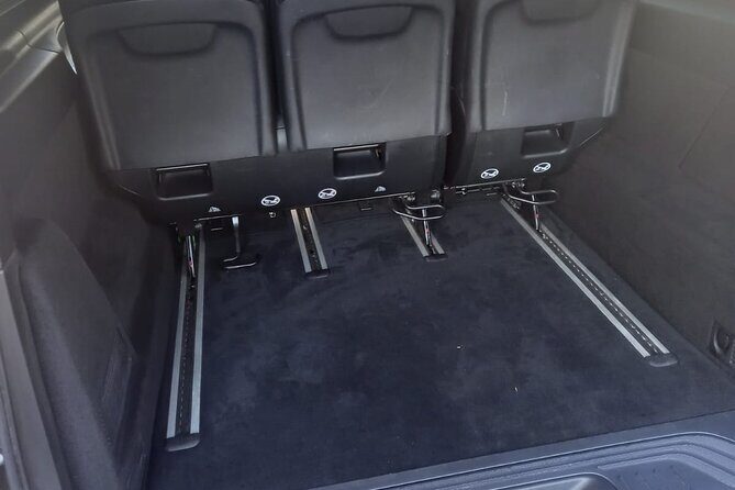 Private round trip transfer from/to Paris airports - An In-Depth Look at the Experience