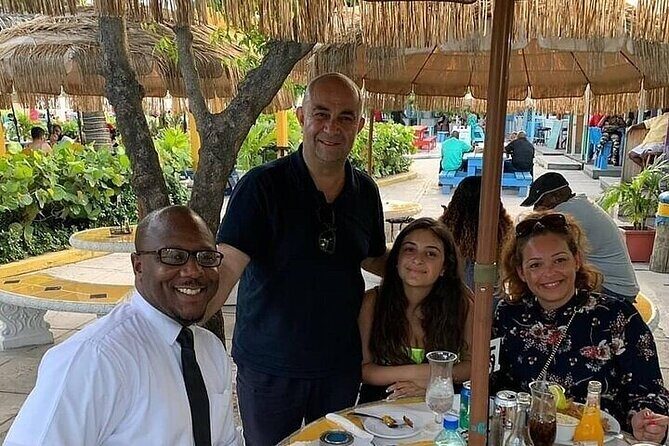 Private Roundtrip Sedan Airport Transfer to Paradise Island - Who Should Consider This Service?