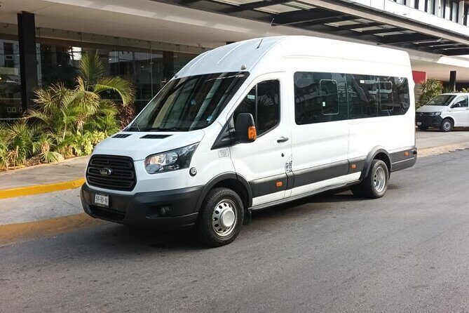 Private Roundtrip Transportation Cancun Airport up 10 People - Detailed Review of the Transfer Service