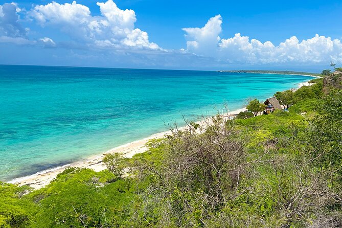 Private Safari Tour in Hoyo De Pelempito and Cabo Rojo Beach - Included Amenities and Meals