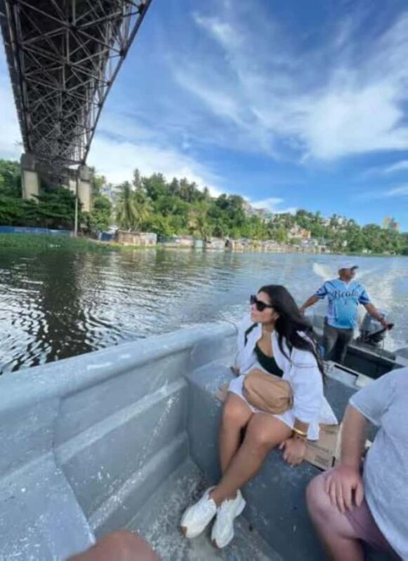 Private: Santo Domingo Riverside Cruise & City Sights Tour - The Guide and the Experience