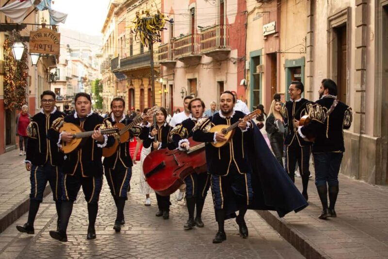 Private serenade in Guanajuato with the musical group "La Estudiantina" - FAQs