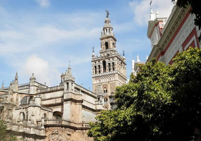 Private Seville: exclusive tour of Santa Cruz and the historic center - The itinerary in detail