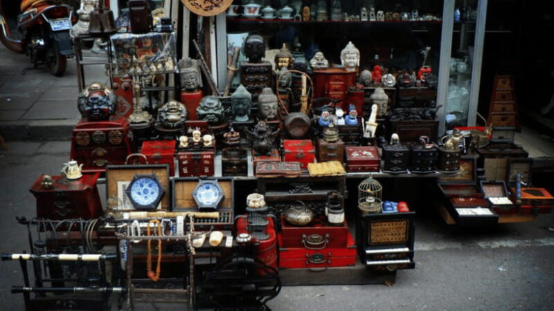Private Shanghai Shopping Tour with Local Shopping Guru - Key Points