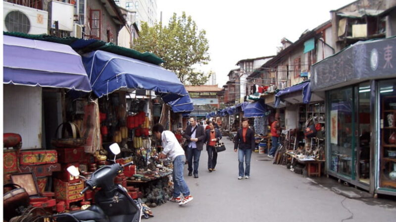 Private Shanghai Shopping Tour with Local Shopping Guru - Exploring the Heart of Shanghai’s Markets