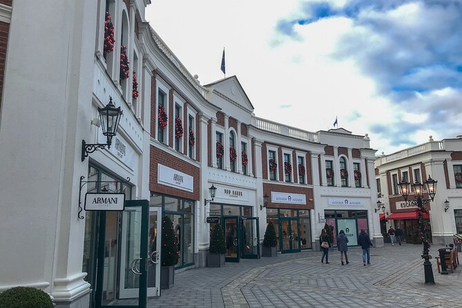 Private Shopping Tour From Hamburg to Designer Outlet Neumünster - Pickup Information