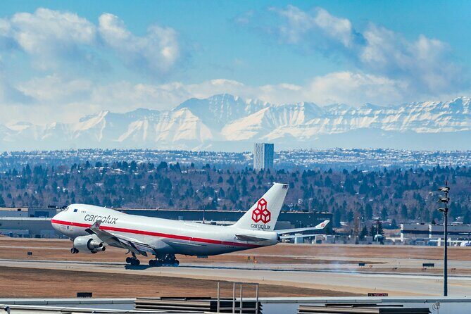 Private Shuttle from Calgary/ YYCAirport/Canmore/Banff Transfers - What to Expect from the Service