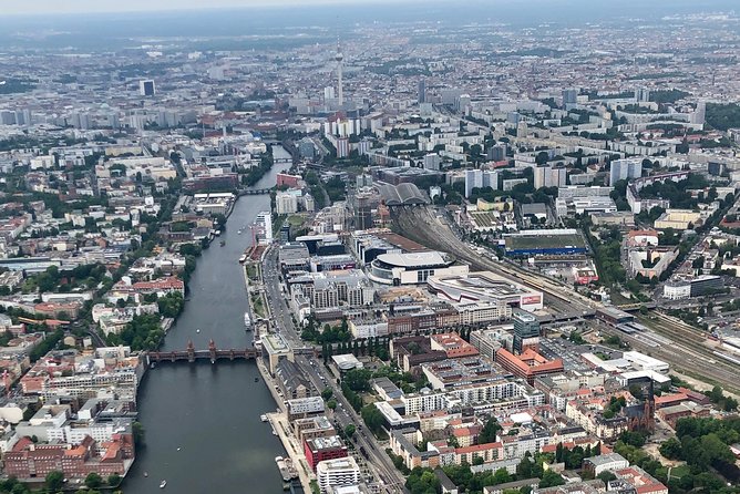 Private Sightseeing Flight Around Berlin - Personalization Options