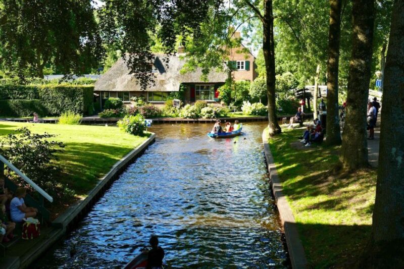 Private Sightseeing Tour to the Windmills & Giethoorn - Booking Process