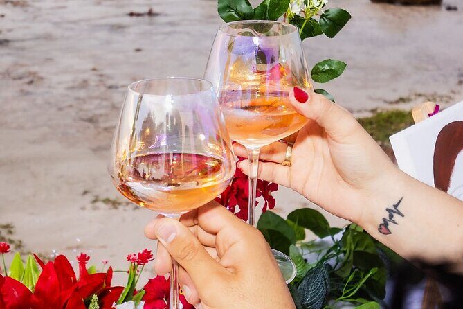Private Sip and Paint Experience for Couples in Aruba - Details That Make the Difference