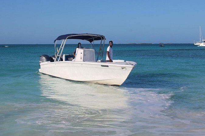 Private speed boat beach and bar hopping visiting Rose island - Who Is This Tour Best Suited For?