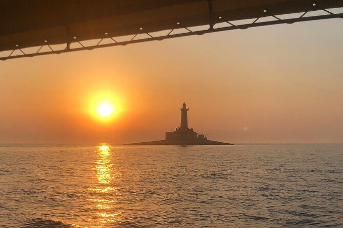 Private Sunset Dolphin Excursion with Dinner and Animation - The Itinerary in Depth