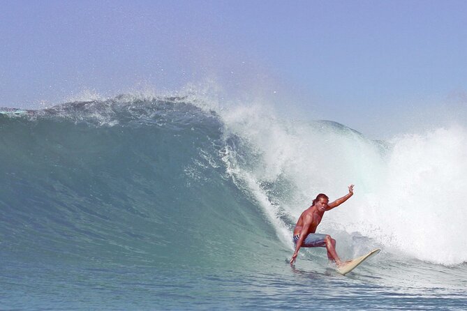 Private Surf Lesson With Transportation in Honolulu, Hawaii - Surfboard and Rash Guard Provided